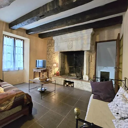 Charmante Maison Avec Cheminee Et Jardin Clos Au Coeur Du Perigord - Fr-1-616-15 * Coulaures
